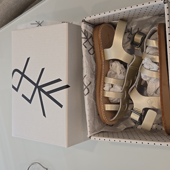 Freshly picked Bixby platinum fisherman sandals Size 6 - Picture 2 of 7